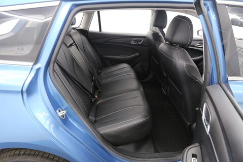 MG MG5 61.1kWh Exclusive Long Range Auto 5dr 21