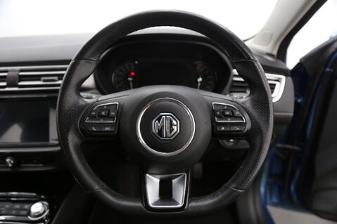 MG MG5 61.1kWh Exclusive Long Range Auto 5dr 10