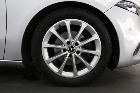 Mercedes-Benz A Class 1.5 A180d Sport (Executive) 7G-DCT Euro 6 (s/s) 5dr 27
