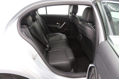 Mercedes-Benz A Class 1.5 A180d Sport (Executive) 7G-DCT Euro 6 (s/s) 5dr 24
