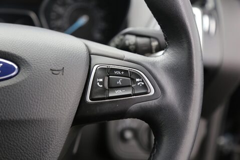 Ford Kuga 2.0 TDCi Titanium Euro 6 (s/s) 5dr 12