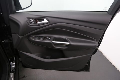 Ford Kuga 2.0 TDCi Titanium Euro 6 (s/s) 5dr 19