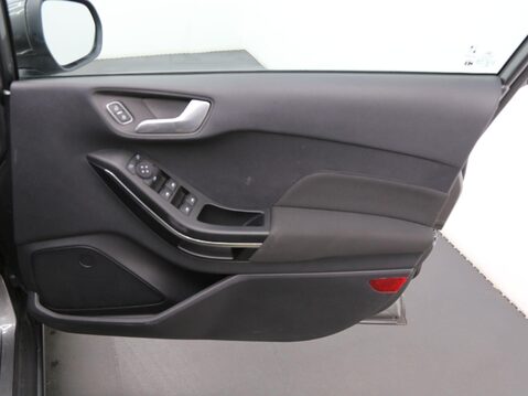 Ford Fiesta 1.0T EcoBoost Titanium Euro 6 (s/s) 5dr 19