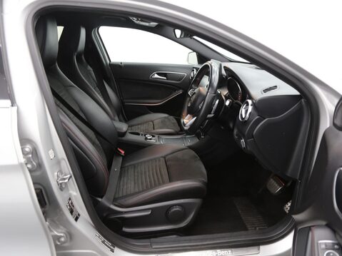 Mercedes-Benz GLA 2.1 GLA200d AMG Line (Executive) 7G-DCT 4MATIC Euro 6 (s/s) 5dr 9