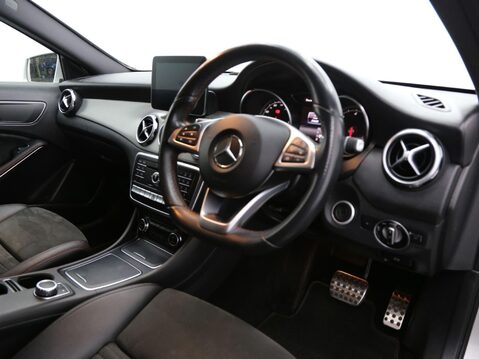 Mercedes-Benz GLA 2.1 GLA200d AMG Line (Executive) 7G-DCT 4MATIC Euro 6 (s/s) 5dr 15