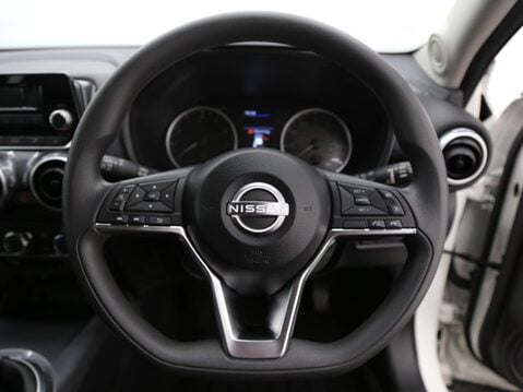 Nissan Juke 1.0 DIG-T Visia Euro 6 (s/s) 5dr 10