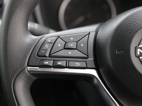 Nissan Juke 1.0 DIG-T Visia Euro 6 (s/s) 5dr 11