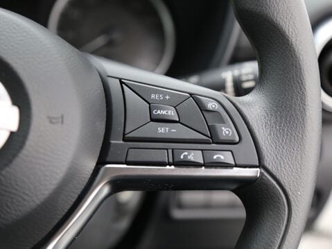 Nissan Juke 1.0 DIG-T Visia Euro 6 (s/s) 5dr 12