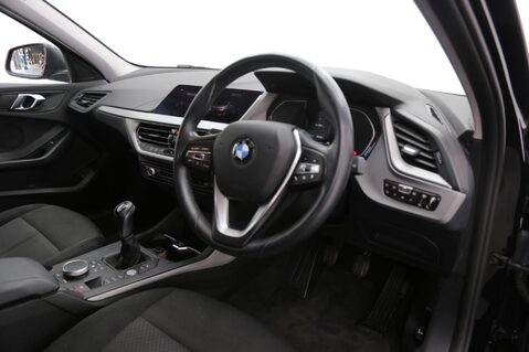 BMW 1 Series 1.5 118i SE Hatchback 5dr Petrol Manual Euro 6 (s/s) (140 ps) 22