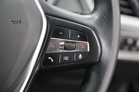 BMW 1 Series 1.5 118i SE Hatchback 5dr Petrol Manual Euro 6 (s/s) (140 ps) 12