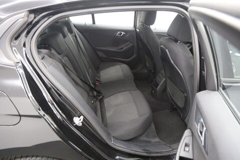 BMW 1 Series 1.5 118i SE Hatchback 5dr Petrol Manual Euro 6 (s/s) (140 ps) 23