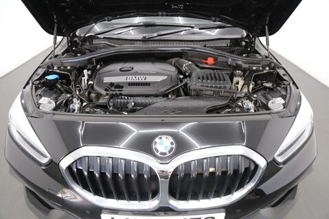 BMW 1 Series 1.5 118i SE Hatchback 5dr Petrol Manual Euro 6 (s/s) (140 ps) 28