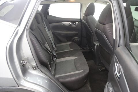 Nissan Qashqai 1.3 DIG-T N-Connecta Euro 6 (s/s) 5dr 22