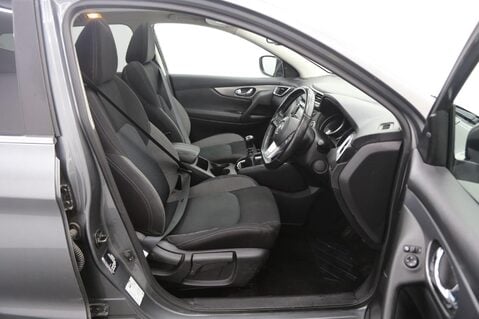 Nissan Qashqai 1.3 DIG-T N-Connecta Euro 6 (s/s) 5dr 19
