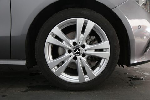 Mercedes-Benz A Class 1.6 A180 Sport (Executive) 7G-DCT Euro 6 (s/s) 5dr 27