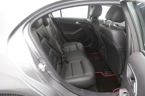 Mercedes-Benz A Class 1.6 A180 Sport (Executive) 7G-DCT Euro 6 (s/s) 5dr 24