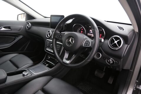 Mercedes-Benz A Class 1.6 A180 Sport (Executive) 7G-DCT Euro 6 (s/s) 5dr 22