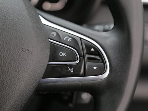 Renault Kadjar 1.3 TCe Iconic Euro 6 (s/s) 5dr 12