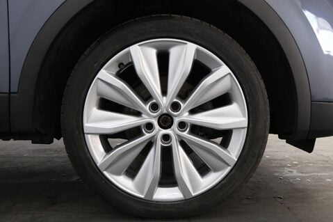 Renault Kadjar 1.3 TCe Iconic Euro 6 (s/s) 5dr 27