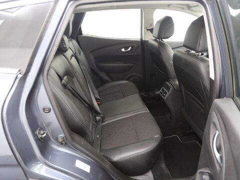 Renault Kadjar 1.3 TCe Iconic Euro 6 (s/s) 5dr 23