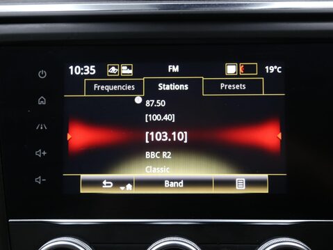 Renault Kadjar 1.3 TCe Iconic Euro 6 (s/s) 5dr 15