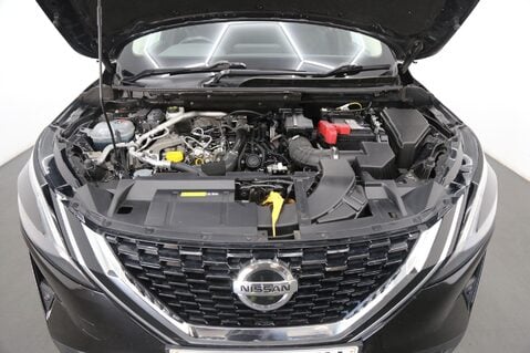 Nissan Qashqai 1.3 DIG-T MHEV N-Connecta Euro 6 (s/s) 5dr 28