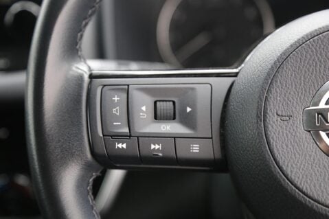 Nissan Qashqai 1.3 DIG-T MHEV N-Connecta Euro 6 (s/s) 5dr 11