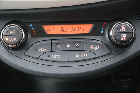 Toyota Yaris 1.33 Dual VVT-i Trend Euro 5 5dr 18