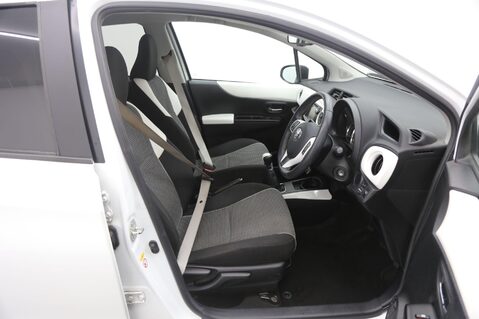 Toyota Yaris 1.33 Dual VVT-i Trend Euro 5 5dr 21