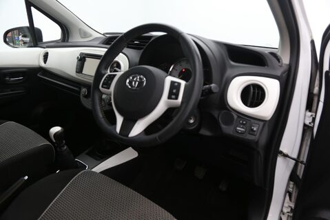 Toyota Yaris 1.33 Dual VVT-i Trend Euro 5 5dr 22