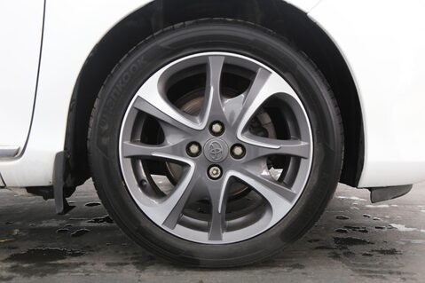 Toyota Yaris 1.33 Dual VVT-i Trend Euro 5 5dr 27