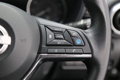 Nissan Juke 1.0 DIG-T Tekna Euro 6 (s/s) 5dr 12