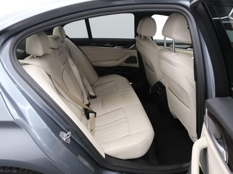 BMW 5 Series 2.0 520d M Sport Auto xDrive Euro 6 (s/s) 4dr 24