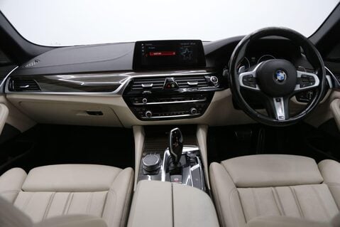 BMW 5 Series 2.0 520d M Sport Auto xDrive Euro 6 (s/s) 4dr 9
