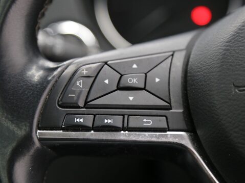 Nissan Qashqai 1.5 dCi N-Connecta Euro 6 (s/s) 5dr 11