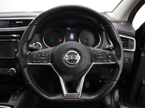 Nissan Qashqai 1.5 dCi N-Connecta Euro 6 (s/s) 5dr 10