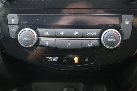Nissan Qashqai 1.5 dCi N-Connecta Euro 6 (s/s) 5dr 17