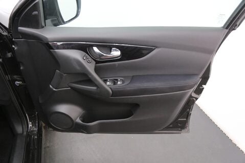 Nissan Qashqai 1.5 dCi N-Connecta Euro 6 (s/s) 5dr 19