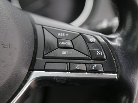 Nissan Qashqai 1.5 dCi N-Connecta Euro 6 (s/s) 5dr 12