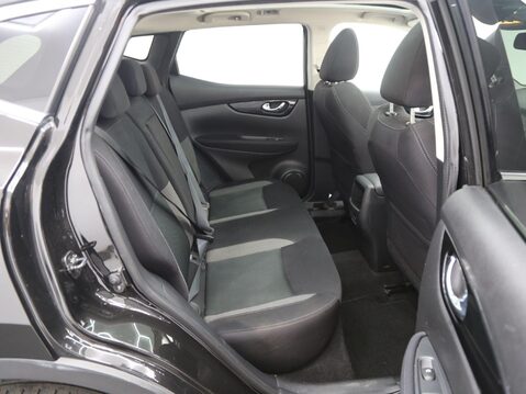 Nissan Qashqai 1.5 dCi N-Connecta Euro 6 (s/s) 5dr 23