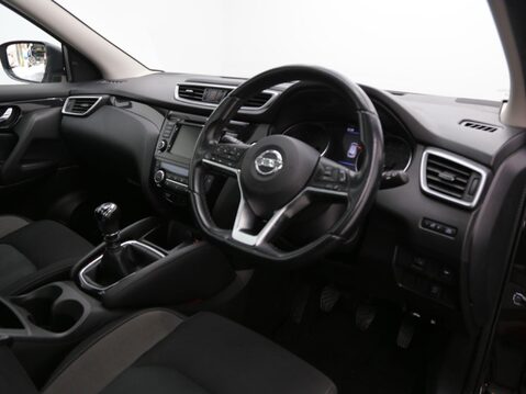 Nissan Qashqai 1.5 dCi N-Connecta Euro 6 (s/s) 5dr 22