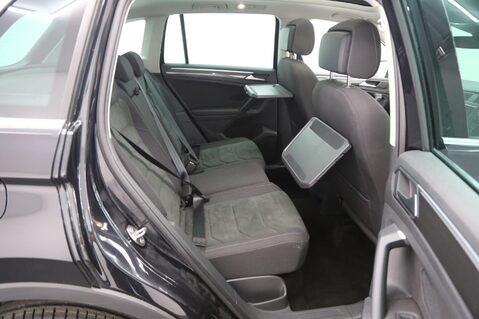 Volkswagen Tiguan 2.0 TSI SEL DSG 4Motion Euro 6 (s/s) 5dr 23
