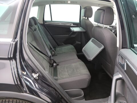 Volkswagen Tiguan 2.0 TSI SEL DSG 4Motion Euro 6 (s/s) 5dr 23