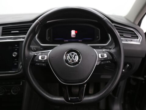 Volkswagen Tiguan 2.0 TSI SEL DSG 4Motion Euro 6 (s/s) 5dr 10