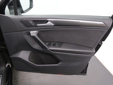 Volkswagen Tiguan 2.0 TSI SEL DSG 4Motion Euro 6 (s/s) 5dr 19