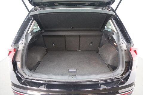 Volkswagen Tiguan 2.0 TSI SEL DSG 4Motion Euro 6 (s/s) 5dr 26