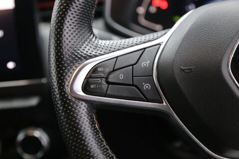 Renault Clio 1.0 TCe RS Line Euro 6 (s/s) 5dr 11