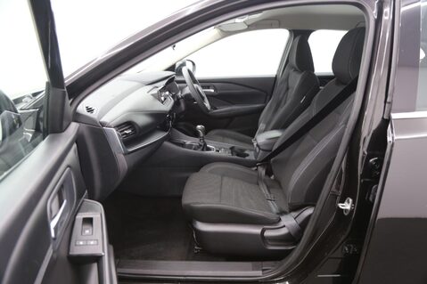 Nissan Qashqai 1.3 DIG-T MHEV Visia Euro 6 (s/s) 5dr 22