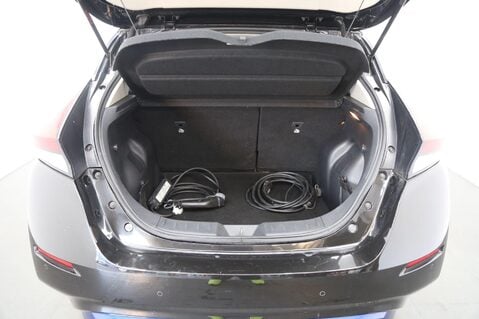 Nissan LEAF 40kWh N-Connecta Auto 5dr 26