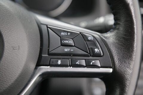 Nissan LEAF 40kWh N-Connecta Auto 5dr 12